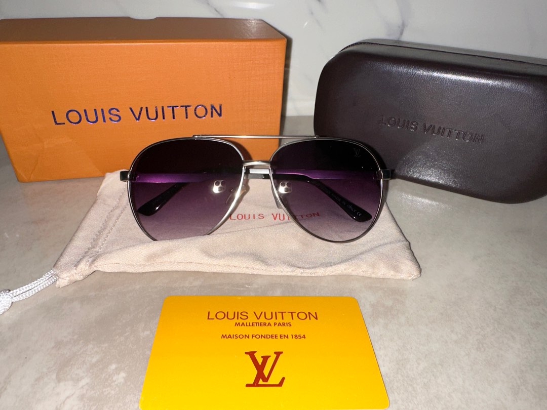 Louis Vuitton Attitude Pilote Sunglasses - Black, Women's Fashion, Watches  & Accessories, Sunglasses & Eyewear on Carousell