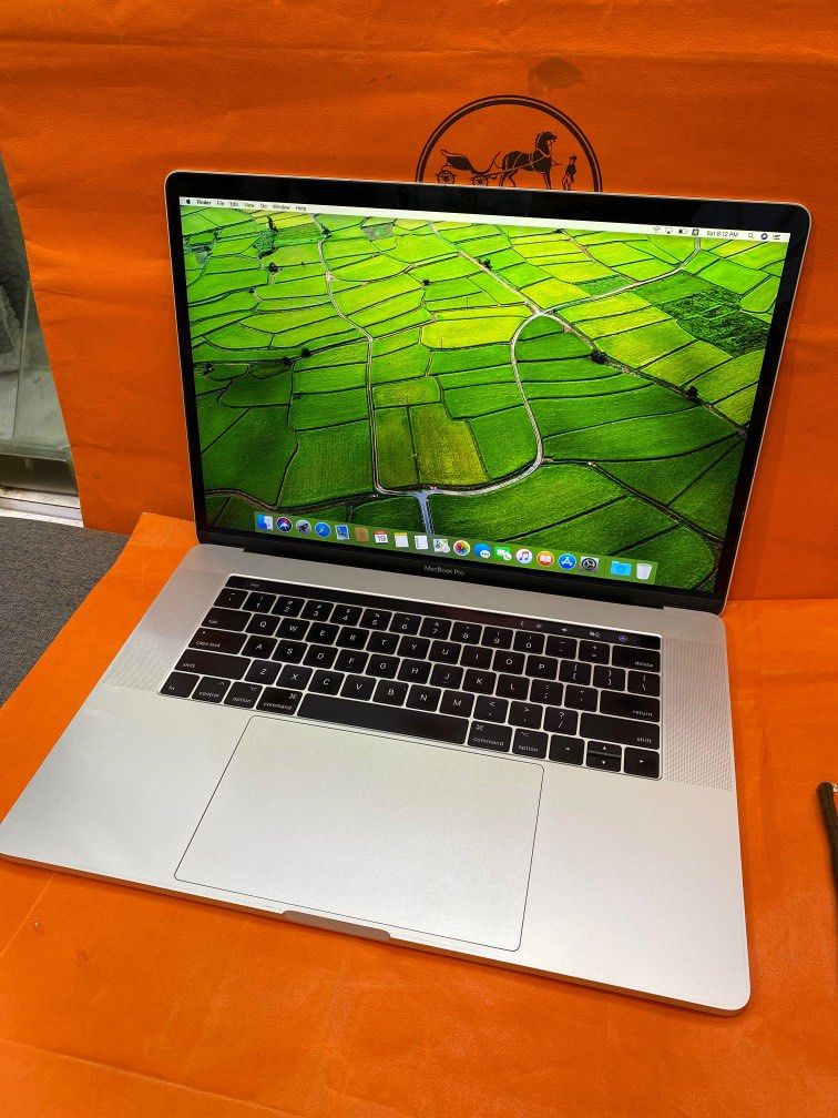 MacBook Pro 15” 2017 Core i7 2.9GHz 16+512GB 香港行貨循環使用次數 