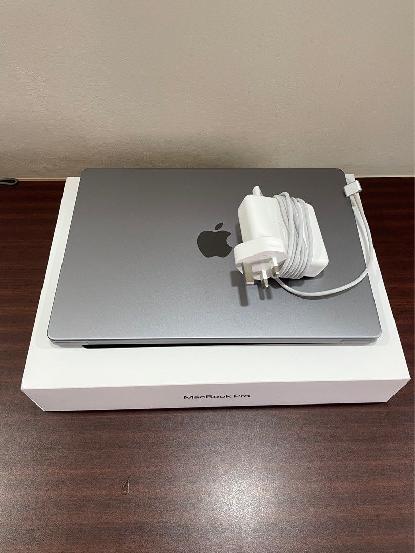 MacBook Pro M1 Pro 14 2021 10 Core CPU 16 Core GPU 16GB RAM 1TB SSD full  set with Apple care Protection till October 2025 and Apple Magic Mouse