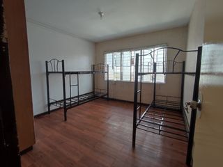 Mandaluyong Lady Bedspacer - Bedspace for Rent - Free Water & Electricity - Accessible Location