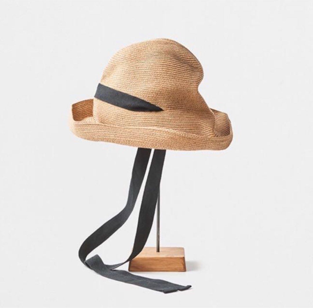 Mature Ha Boxed Hat, 女裝, 手錶及配件, 帽- Carousell