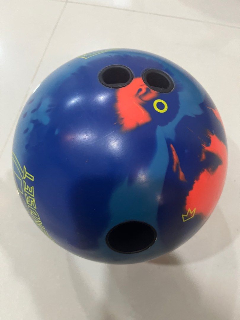 MINDSET Brunswick Bowling Ball, Sports Equipment, Sports & Games, Billiards & Bowling on Carousell