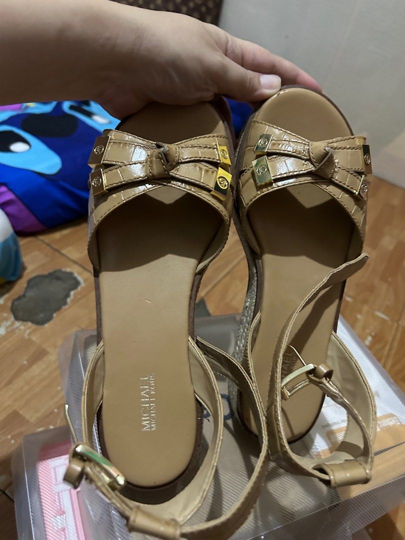 MK espadrille sandals (Category: Flats & Sandals) located in Manila. Submitted by khring (Listing ID 1171320580, Image 2). Description: Michael kors espadrille Bought in US with box Once lang nagamit Pm for other photos 25cm Rfs: need funds .