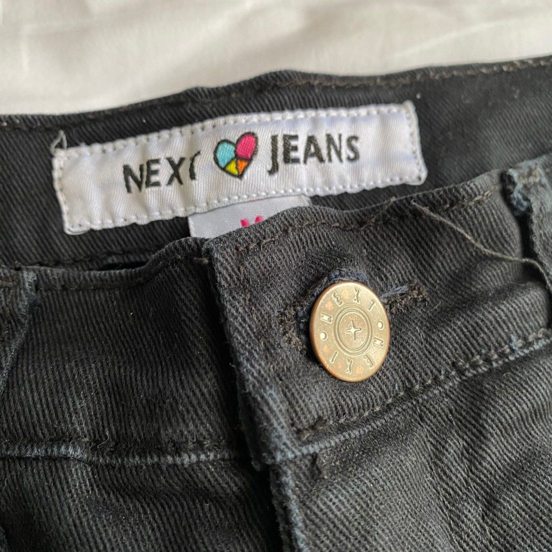 Mom shorts (Category: Shorts) located in Pasig City. Submitted by prelovedbyg_25 (Listing ID 1249852479, Image 3). Description: Next Jeans mom shorts Black Size M can fit up to 27-29 No flaws.