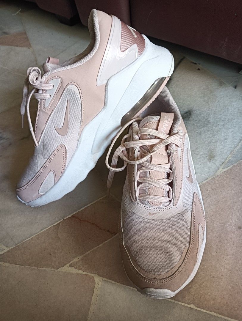 Nike air max 72 store white gold