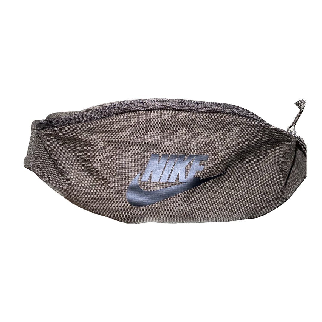 Nike Heritage Waistpack Bag Men s Fashion Bags Belt bags Clutches and Pouches on Carousell