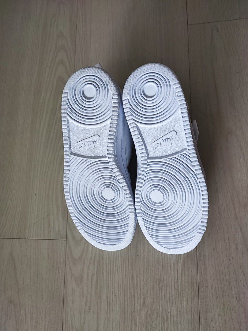 childrens nike white trainers