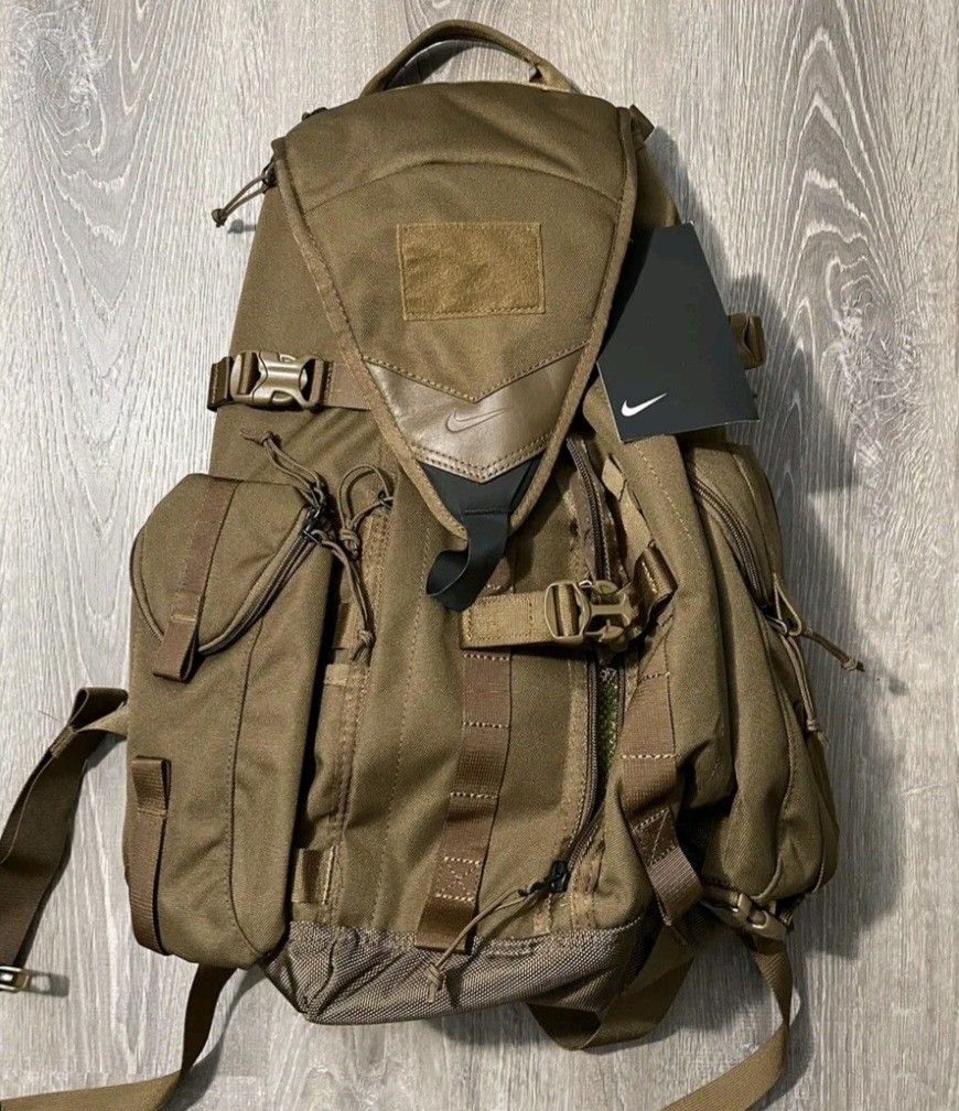 Nike online sfs backpack