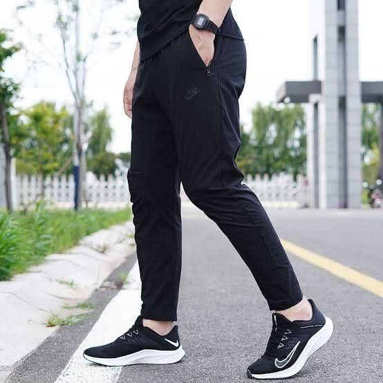 Nike Woven Pants (Small), Men's Fashion, Bottoms, Joggers on Carousell