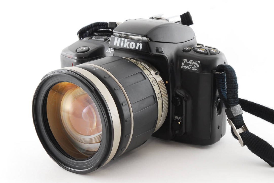 Nikon F-601 Film SLR 28-200mm Tamron Superzoom lens fully working