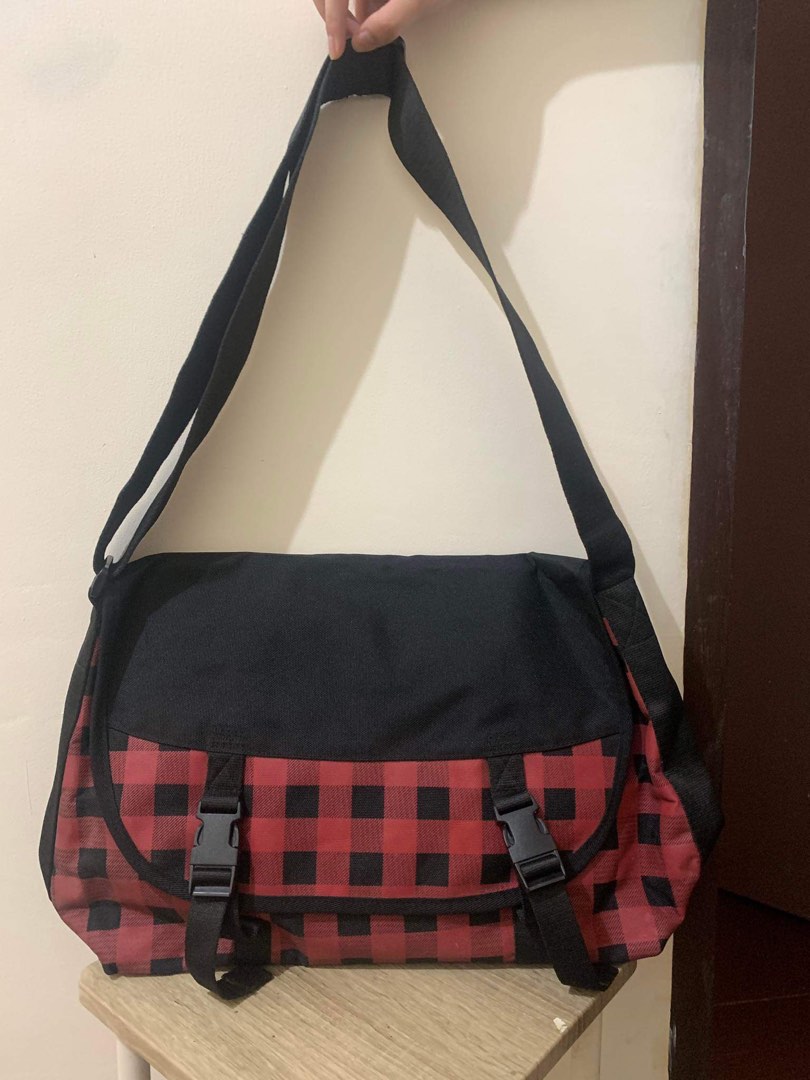 Old navy sling bag on Carousell