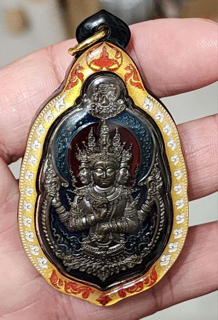 🦅 Phaya Wentai (Garuda) Coin B.E. 2565: The King of Sky Amulet by Luang Phor Phat – Satin Brass Enamel (Front/Back) for Authority, Career & Protection main image 0