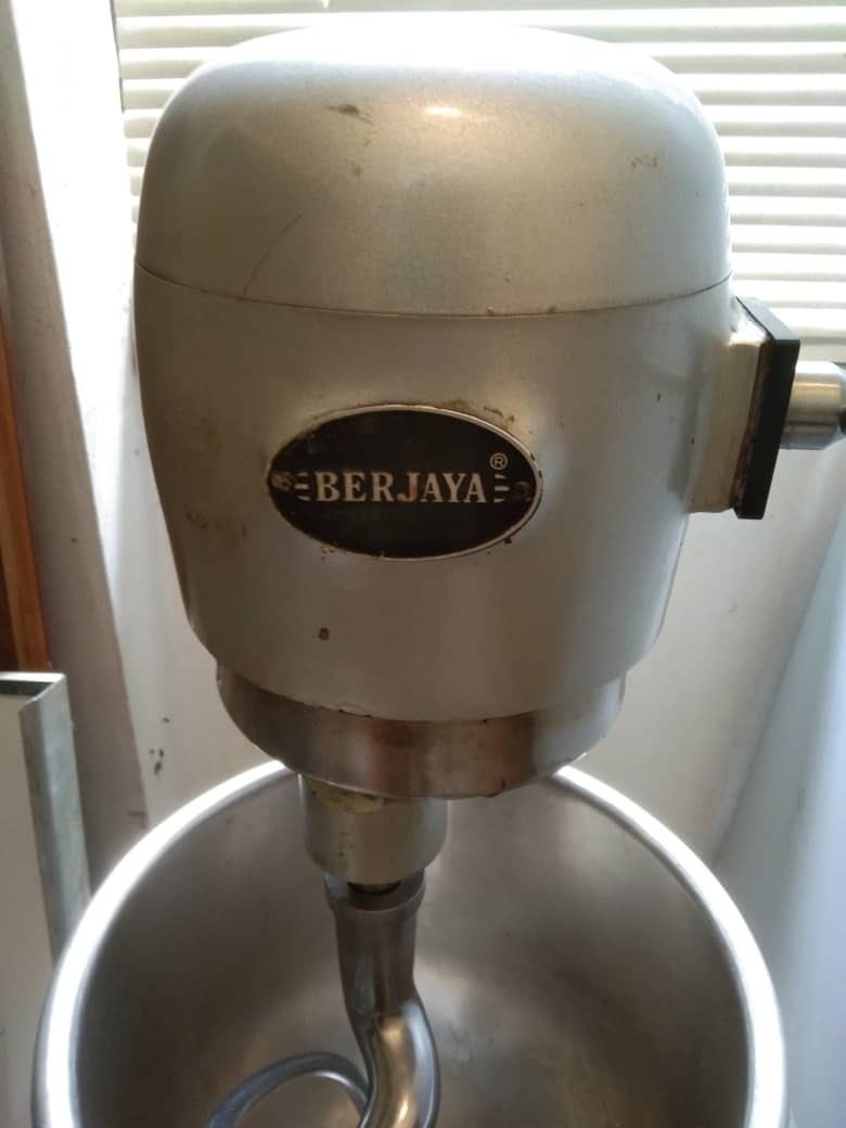 Preloved Berjaya Stand Mixers Good for business Usage, TV & Home