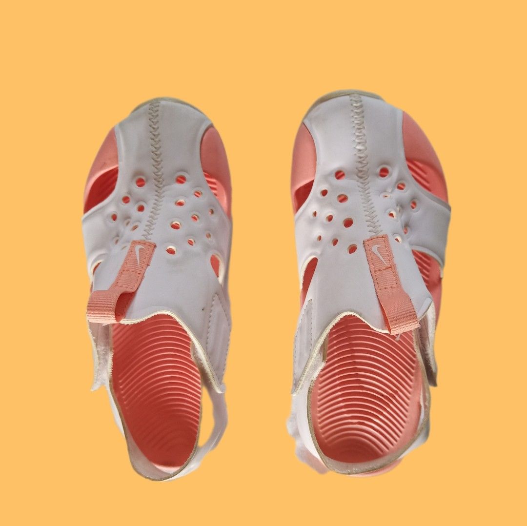 discontinued nike sandals