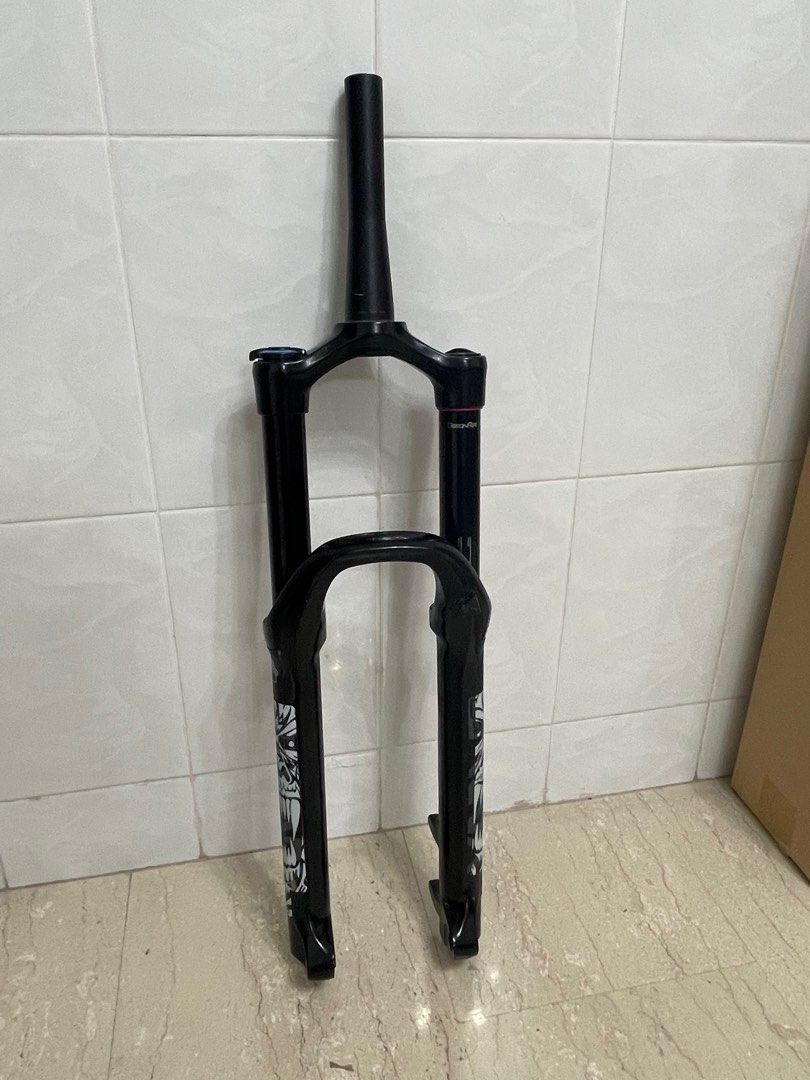 Rockshox yari rc store debonair 170mm travel