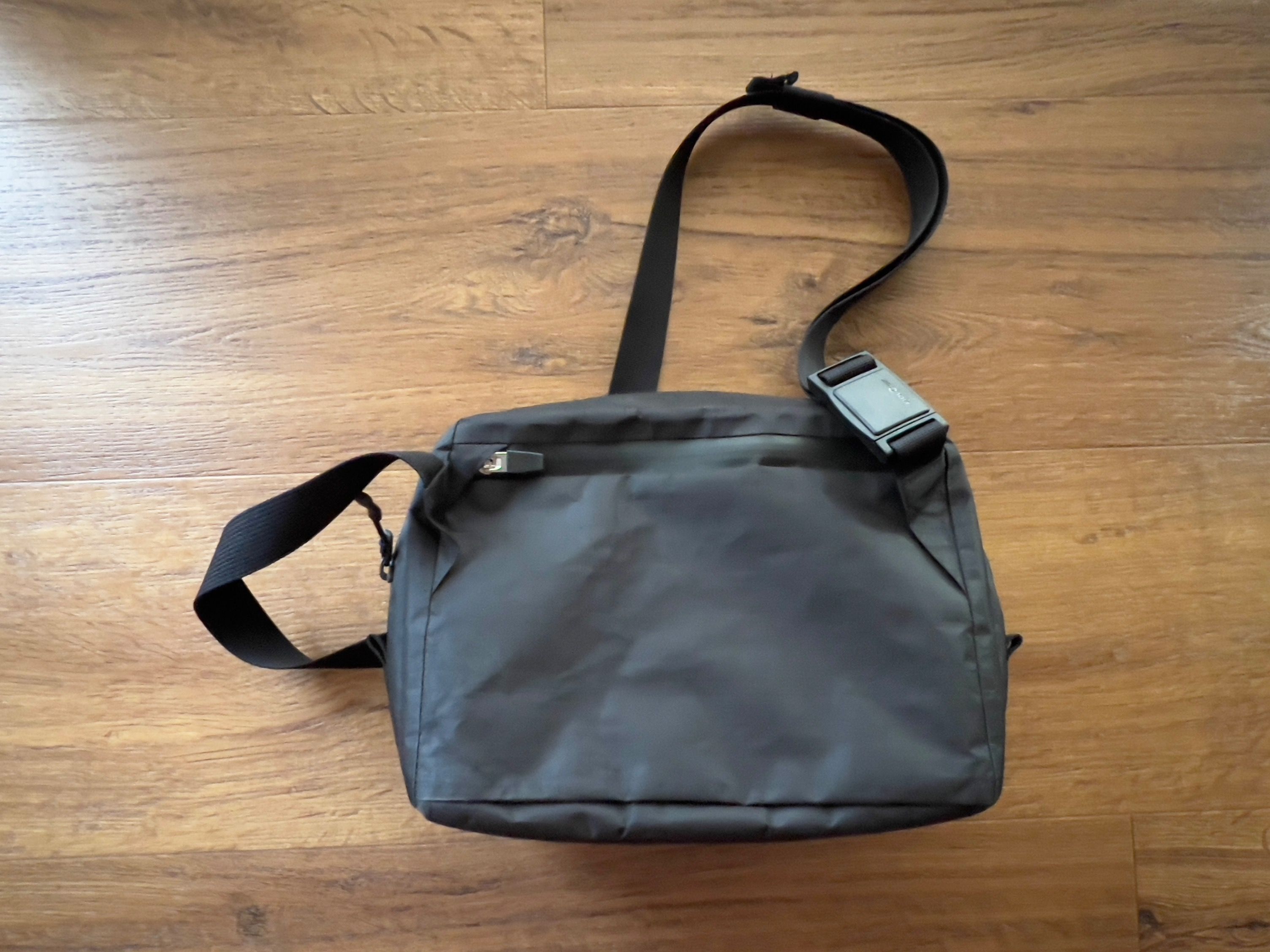 販売注文 rofmia Shoulder Bag V2 別注 美品 | www.barkat.tv