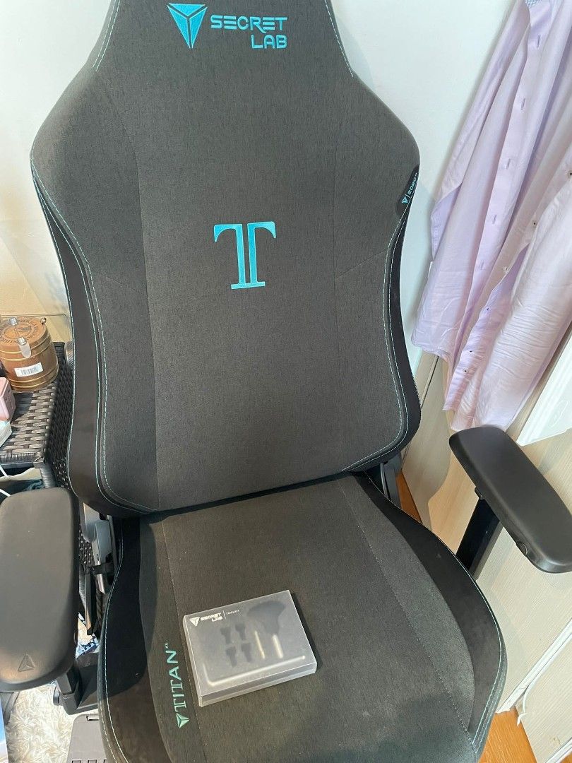 Secret Lab Gaming Chair Titan XL Softweave, Furniture & Home Living