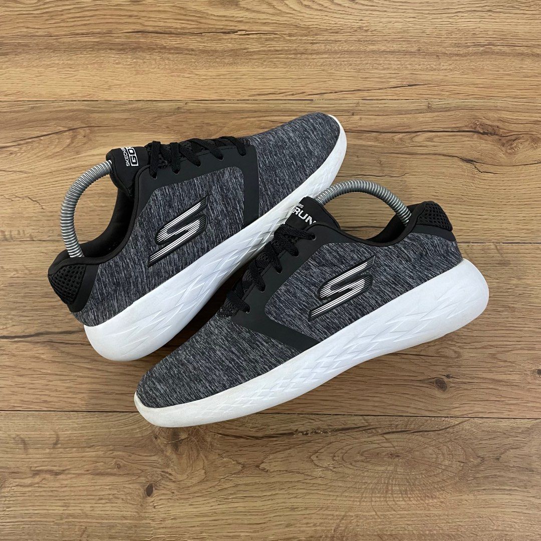 Skechers go run 6uk Men s Fashion Footwear Sneakers on Carousell