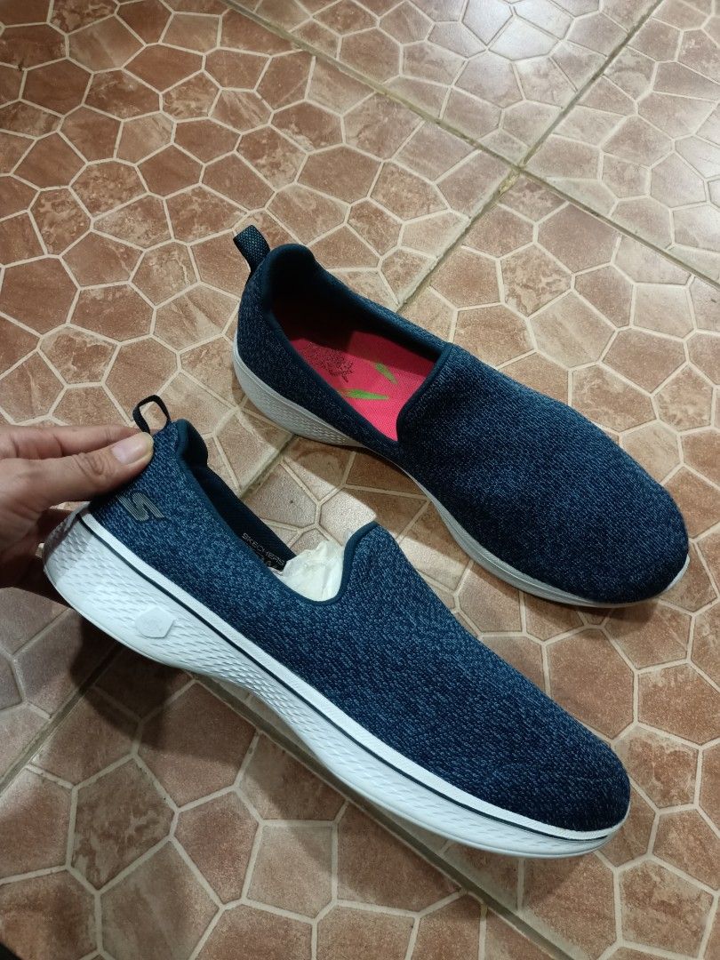 Skechers shoes Fesyen Wanita Sepatu di Carousell