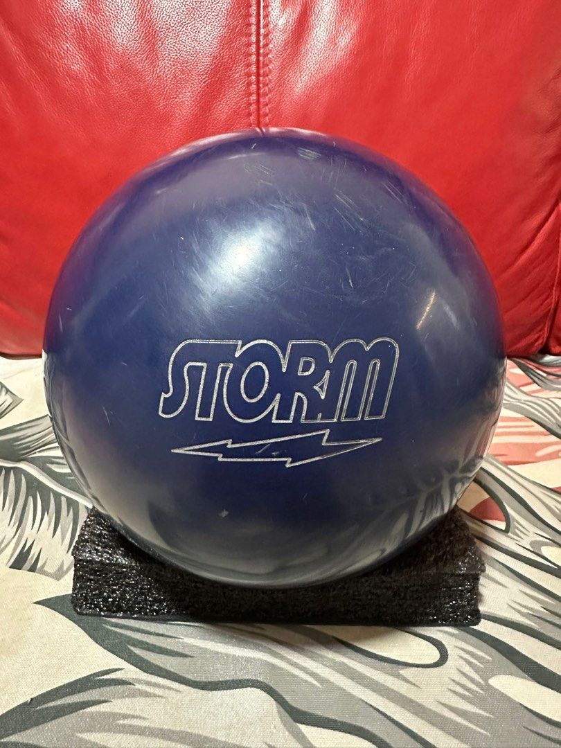 Storm Bowling Ball, Sports Equipment, Sports & Games, Billiards