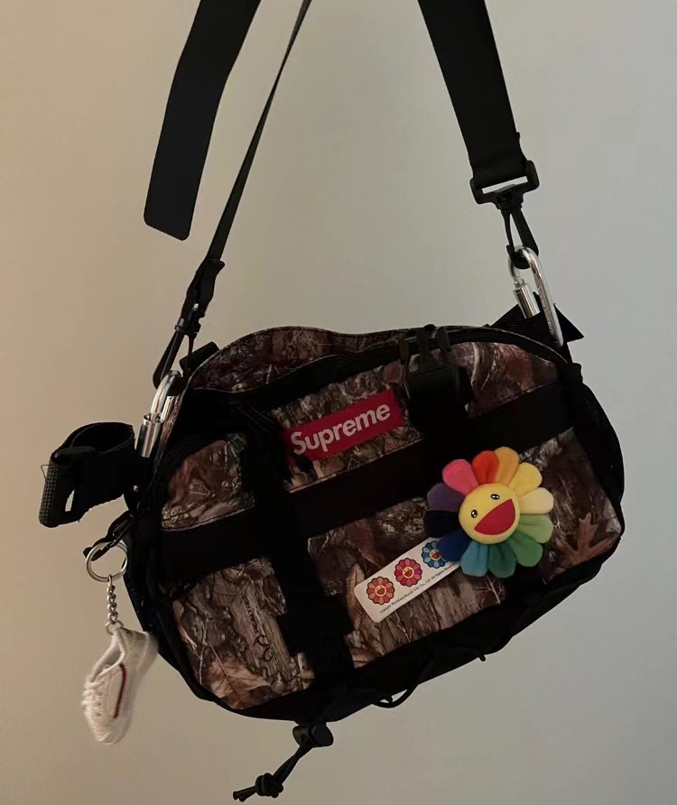 Supreme 19FW Waist Bag Logo刺繡款街頭機能風斜挎腰包胸包男女同款