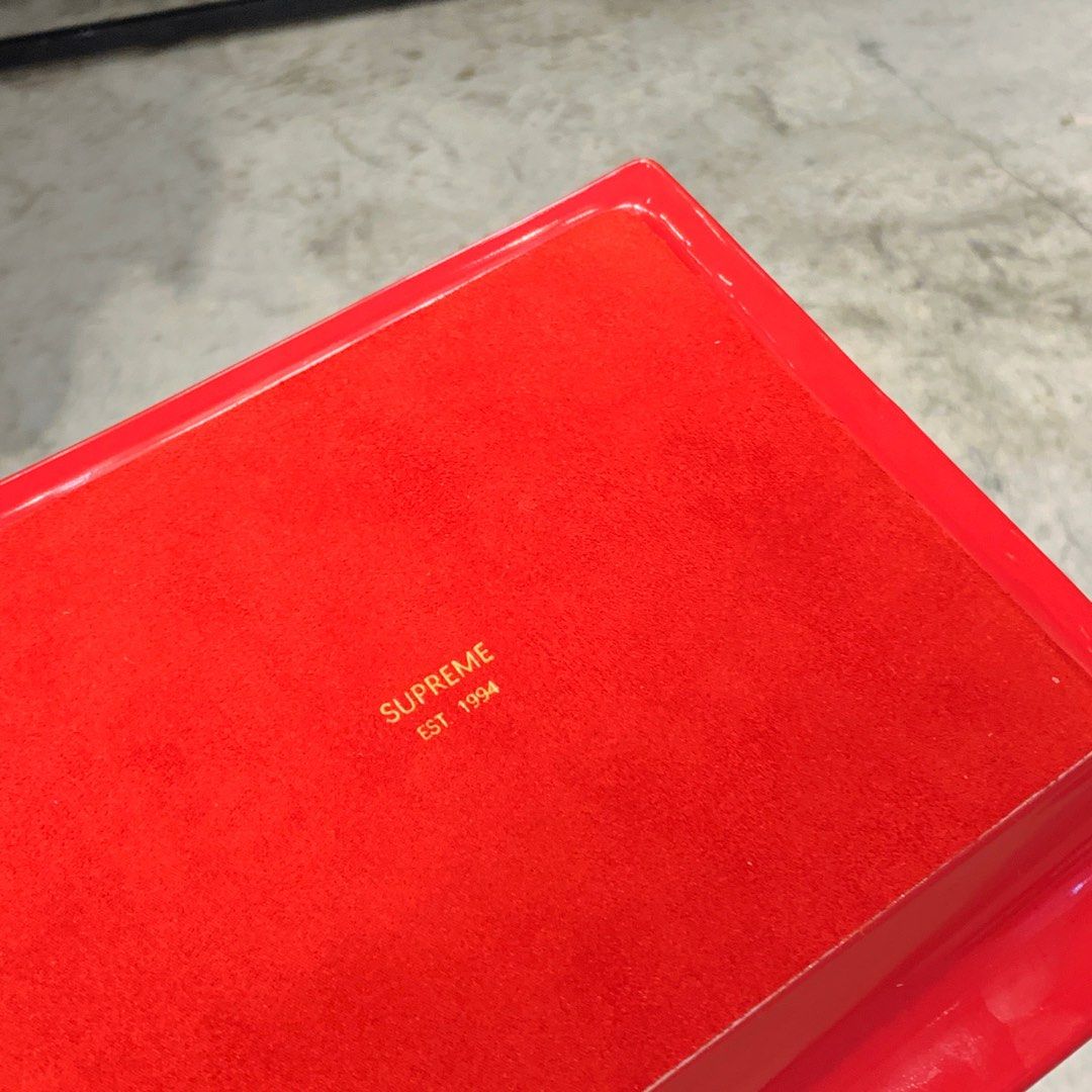 Supreme Hermes SS12 Ceramic Classic Ash Tray (Category: Vases & Decorative Bowls) located in Quezon City. Submitted by inside_plug (Listing ID 1249898993, Image 3). Description: For sale Supreme Hermes SS12 Ceramic Classic Ash Tray - P18,000 For more supreme/hype items, check out our: 📌 2nd flr., AVA Showroom (in front of Watsons) Ayala Malls Vertis North QC Shipping: Lalamove (sameday) or LBC IG: @inside_plug.