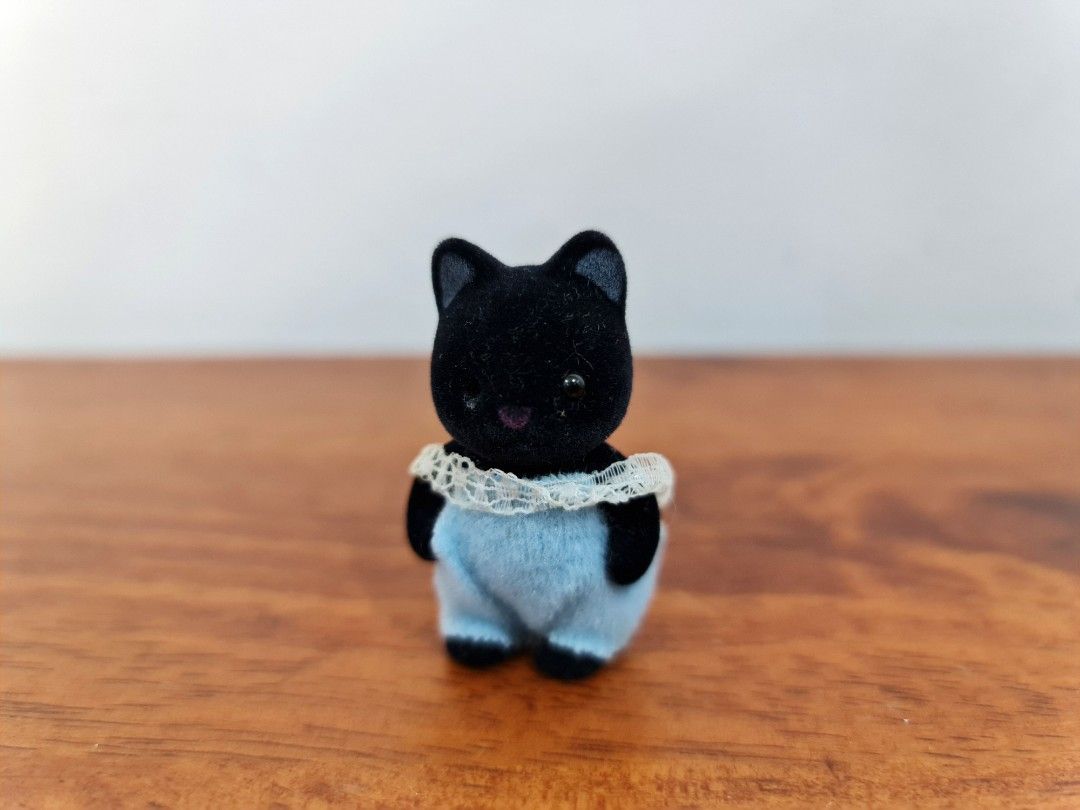 Sylvanian families tuxedo cat baby store