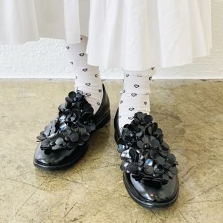 TOKYO BOPPER NO.617 / 黑色漆皮花花樂福鞋