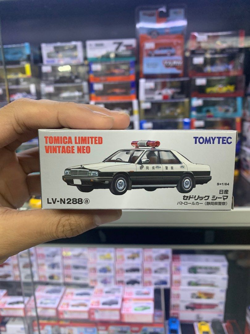 絕版Tomica Limited Vintage Neo Tomytec LV-N288a Nissan Cedric Cima