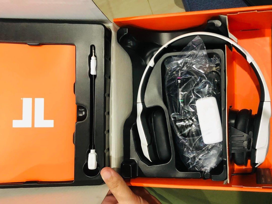Triton Kunai gaming headphone (Category: Headphones & Headsets) located in Bacoor. Submitted by stuffwars_ph (Listing ID 1249911449, Image 2). Description: Triton Kunai gaming headphone once lang nagamit galing Gamestop US Complete set na po 9/10 condition Meet up loc: medical center imus, jollibee 678 lumina mall imus lotus mall Grab/lalamove/angkas shouldered by buyers For inquiries: pm text call 09357618762 09980288266.