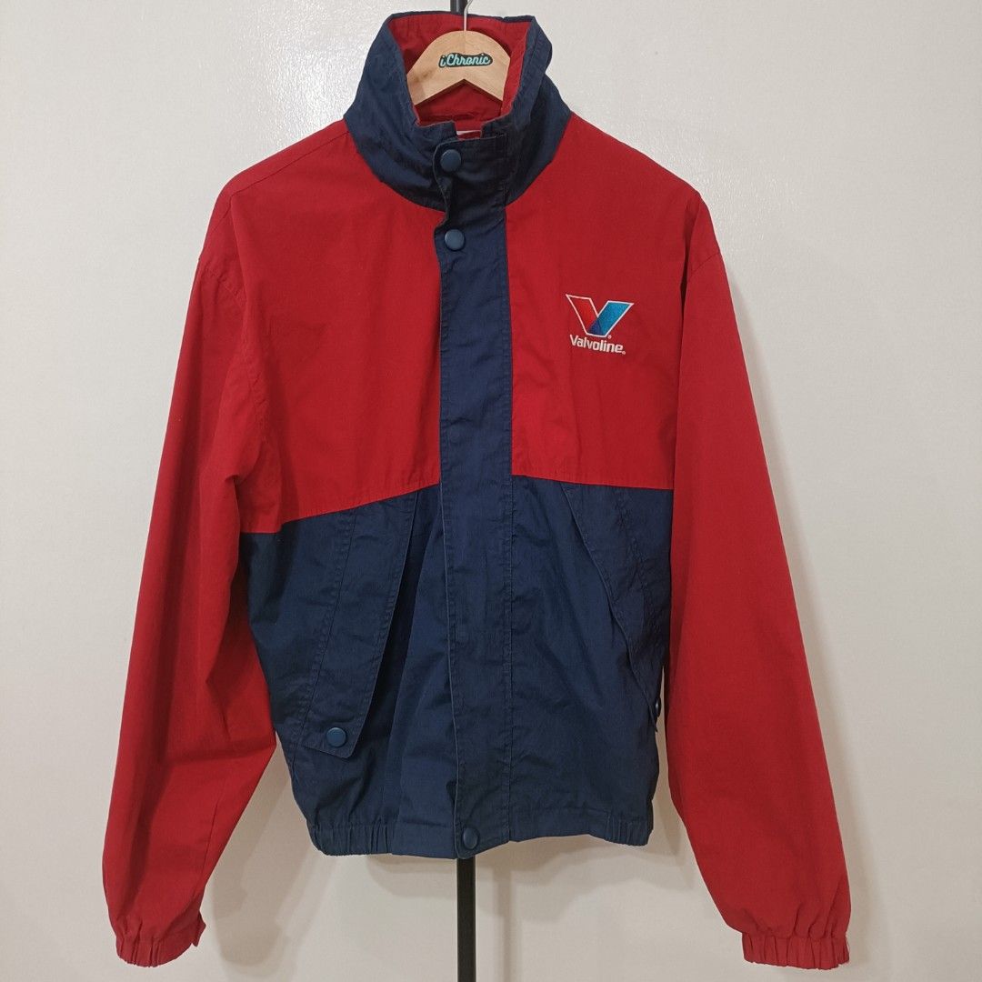 Valvoline California Outerwear Windbreaker (Category: Coats, Jackets and Outerwear) located in Pasig City. Submitted by ichronicshop (Listing ID 1249939867, Image 1). Description: Valvoline California Outerwear Windbreaker Used, but in good condition Size: Medium ₱75O 0NLY ‼️ 📌Payment: Bank transfer, GCash, Cash. 📌Location: Rosario, Pasig City 📌Can ship nationwide add SF. 🚚 🛵 ☝🏼.