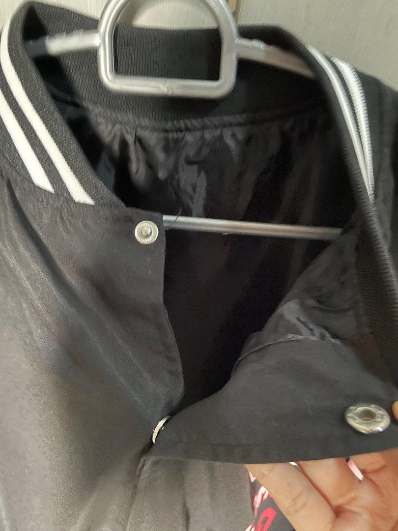 Varsity Jacket (Category: Coats, Jackets and Outerwear) located in Singapore. Submitted by bobbybobblob (Listing ID 1249903502, Image 3). Description: suitable for SG weather!!.