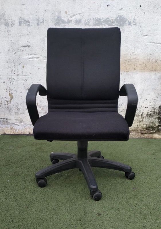 Chair with hotsell wheels price