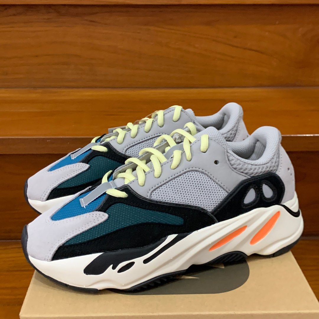 Yeezy boost 700 38 2025