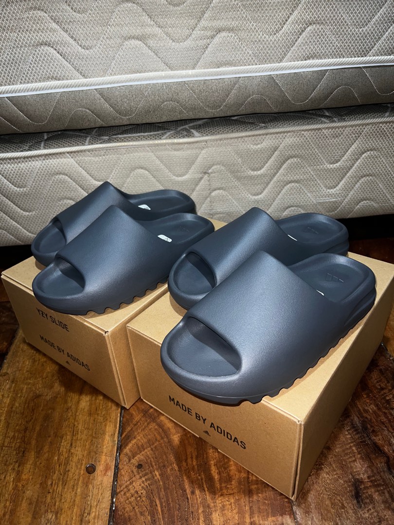 yeezy slides moon grey