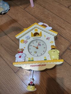 美國Umbra木製掛牆鐘Umbra Ribbonwood Clock 原價Usd $65, 傢俬＆家居, 家居裝飾, 時鐘- Carousell