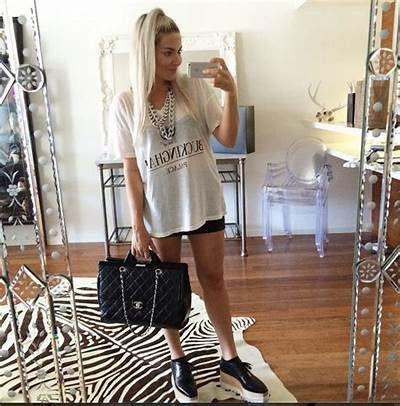 Chanel outlet delivery bag