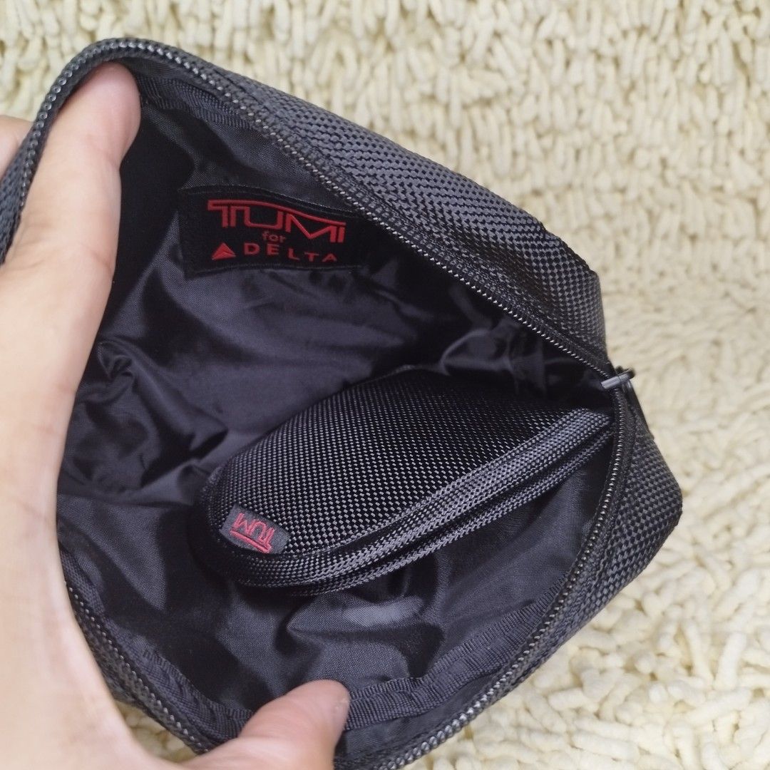 Tumi store pouch set
