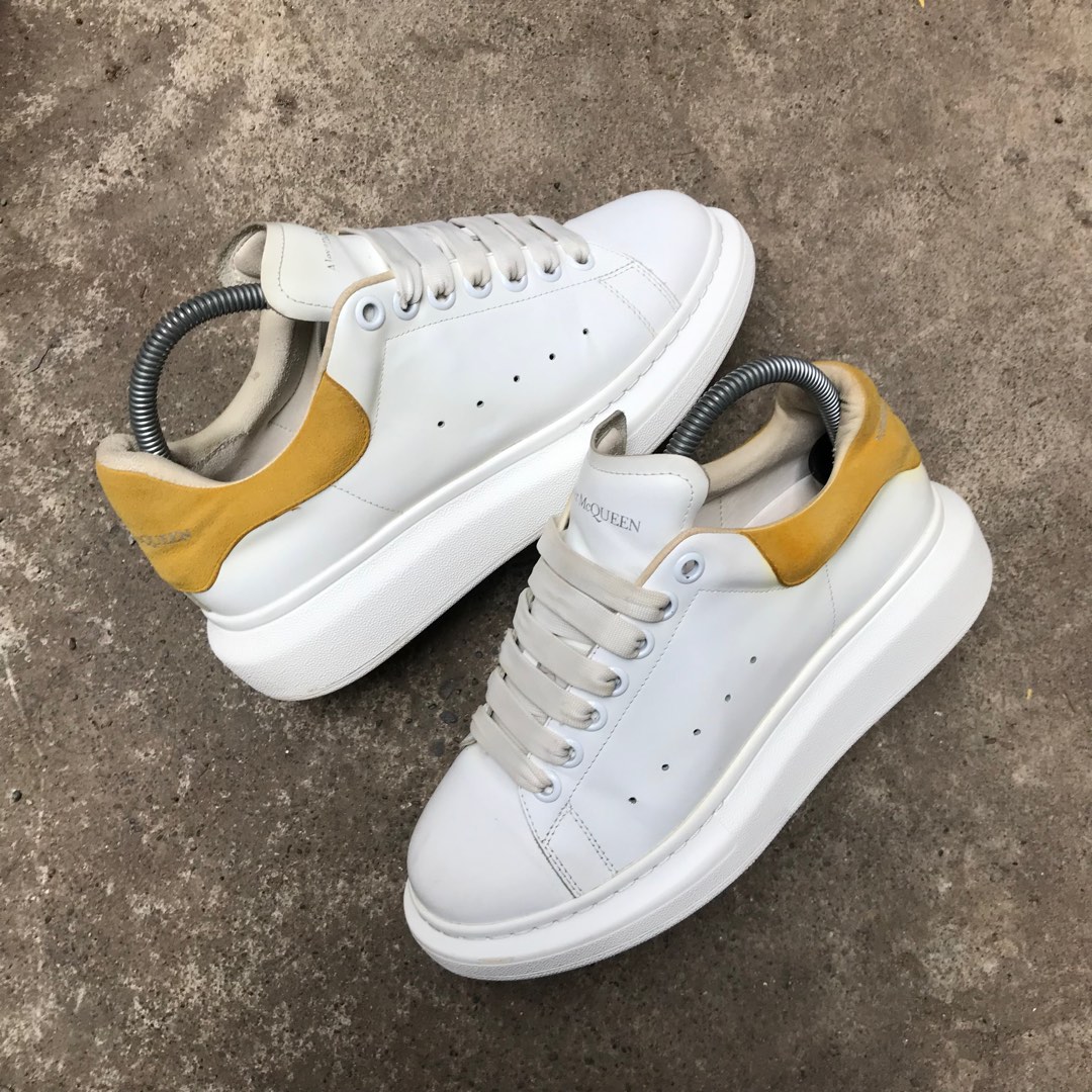 Louis Vuitton Arclight Trainer Monogram 2023 ORIGINAL Complete set with  Box, Women's Fashion, Footwear, Sneakers on Carousell
