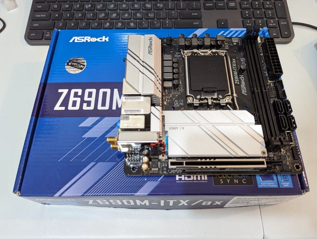 ASRock Z690M-ITX/ax (DDR4) Intel 12 代/13 代ITX 主機板, 電腦＆科技