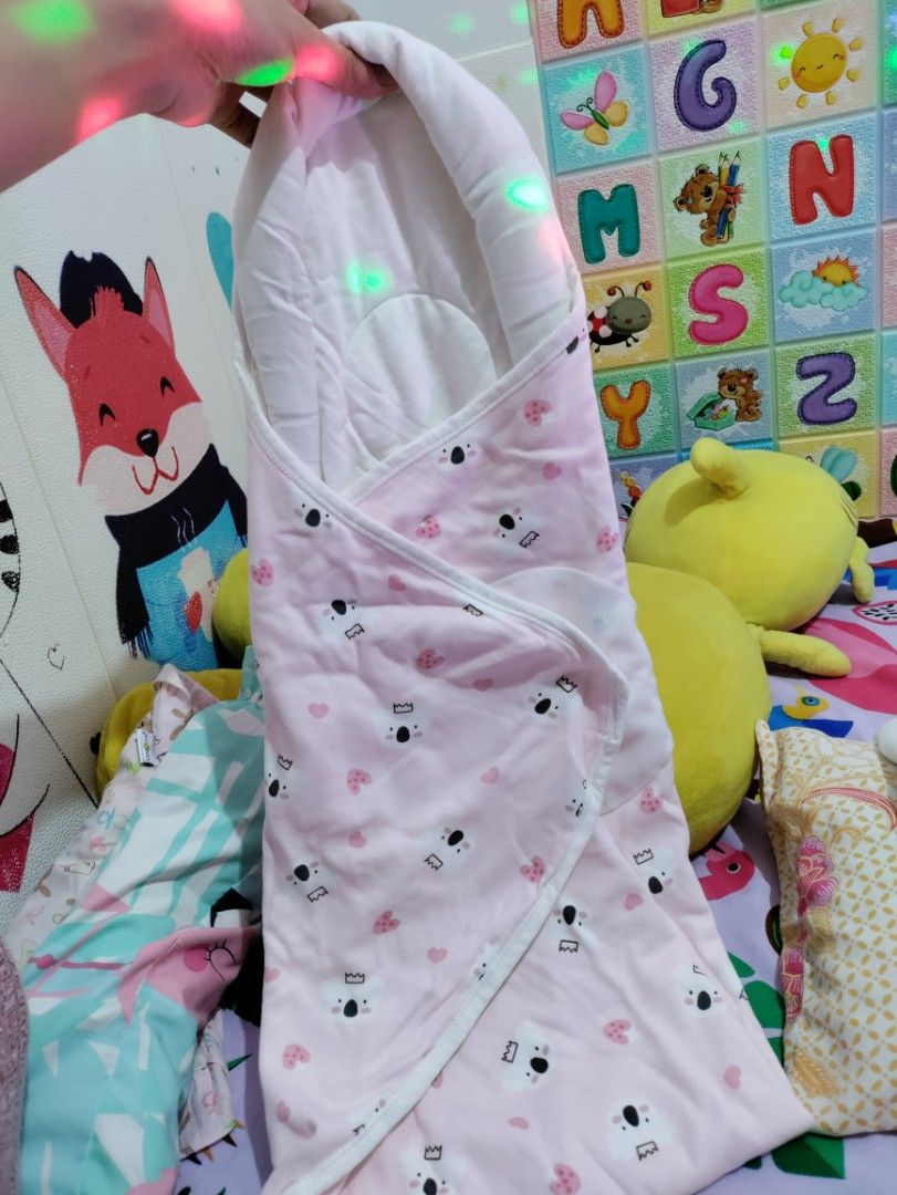 Baby Swaddle wrap (Category: Children's Beds) located in Paranaque City. Submitted by jmancera21 (Listing ID 1246728133, Image 1). Description: washed but not used gusto lang Po. 😁.
