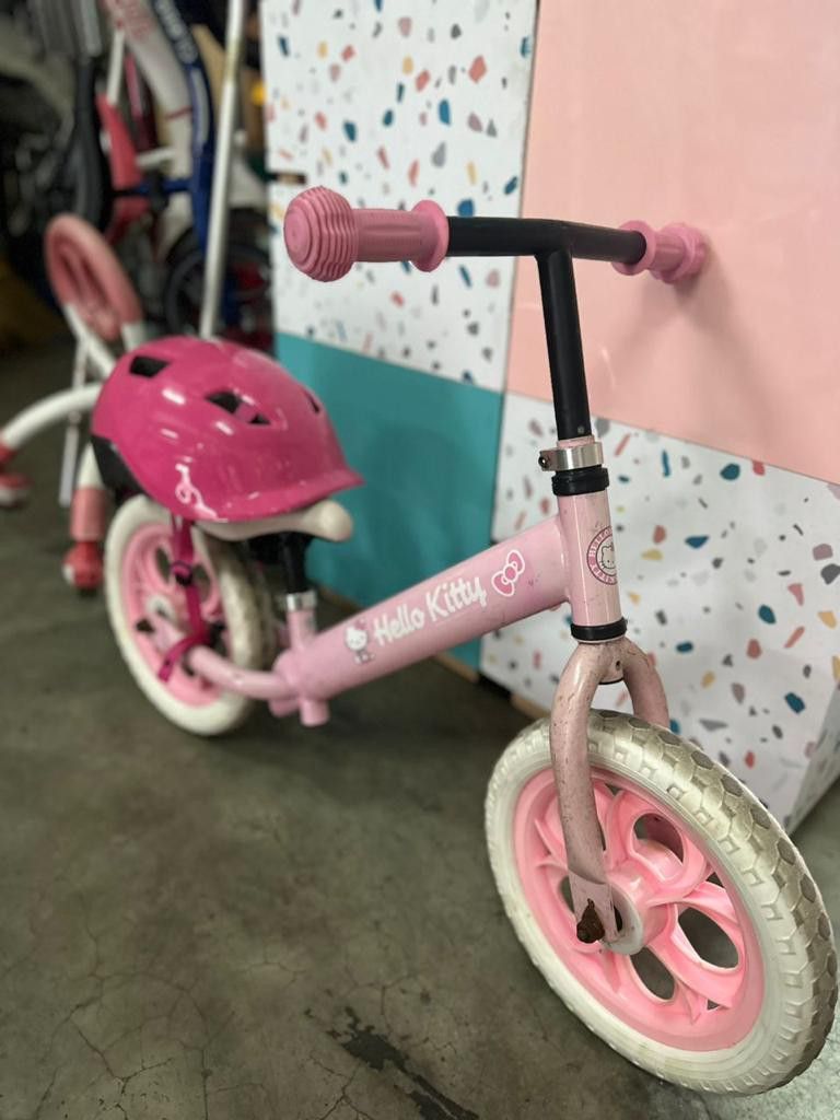 BALANCE BIKE HELLO KITTY HELMET