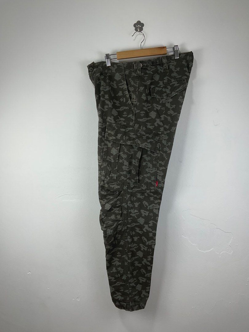 Bape x Wtaps Digi Camo Cargo Pants (Category: Chinos) located in Paranaque City. Submitted by _baclarancartel (Listing ID 1246718478, Image 3). Description: Bape x Wtaps Digi Camo Cargo Pants Sz Medium fits 34 Check measurements 8.5/10 Condition Waist: 17 Inseam: 30 Leg Opening: 9 Front Rise: 11 Thigh: 13.5 Knee: 11.5.