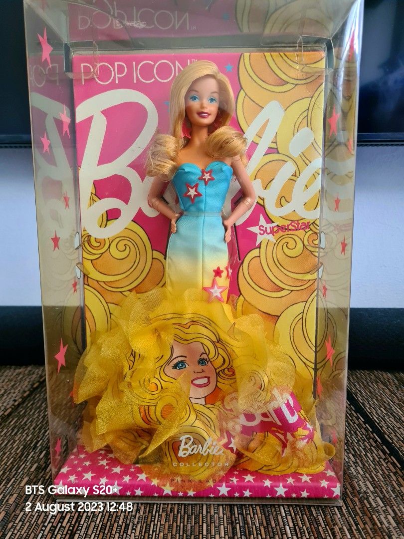 Pop icon store barbie