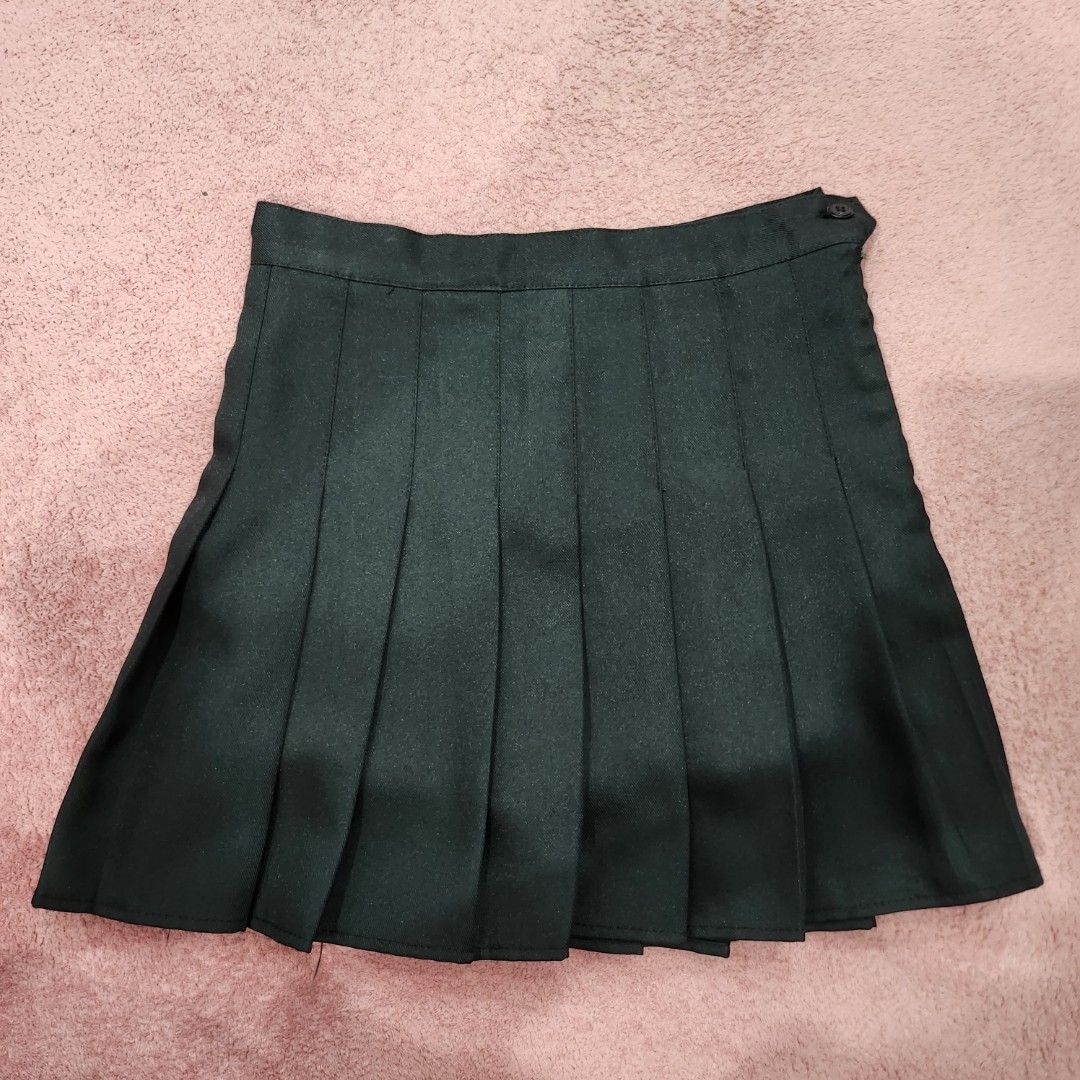 Black Pleated Skirt, Women's Fashion, Bottoms, Skirts on Carousell