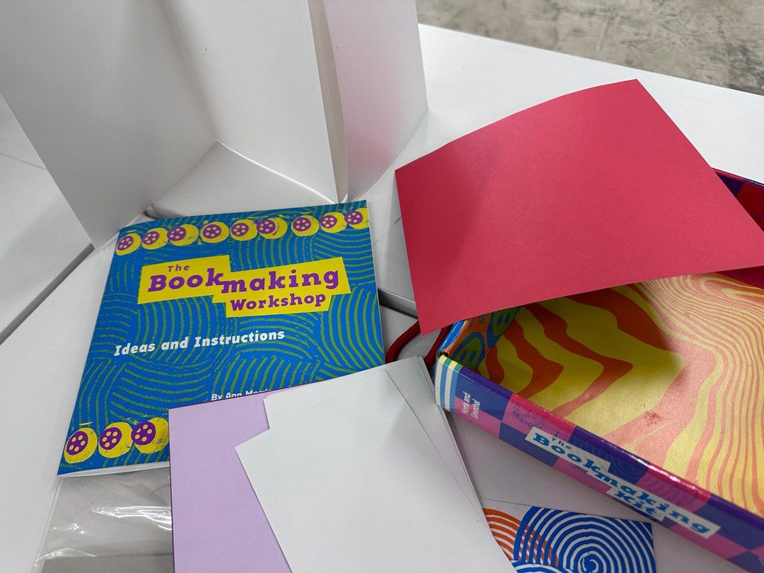 Book making kit, 興趣及遊戲, 玩具& 遊戲類- Carousell