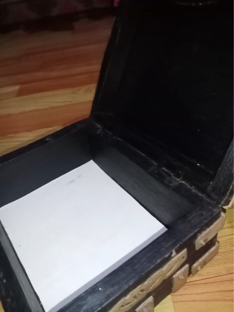 Box/kotak hitam kayu antik (ukuran 20cm), Antik, Furnitur di Carousell