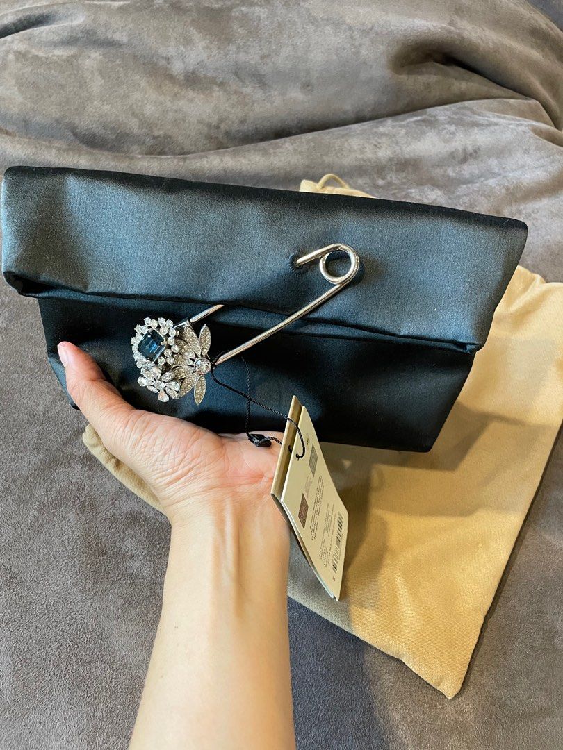 89 kuvaa aiheesta burberry pin clutch