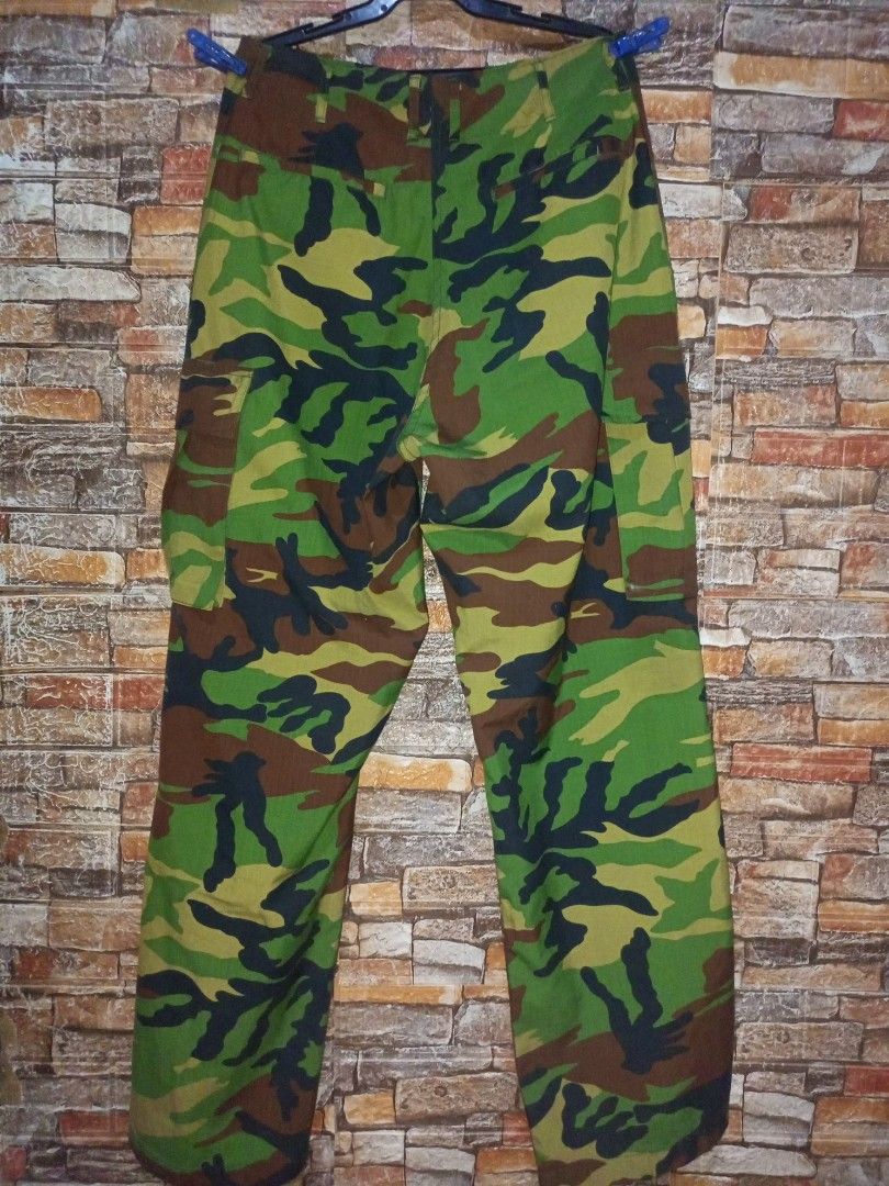 Camouflage cargo pants on Carousell