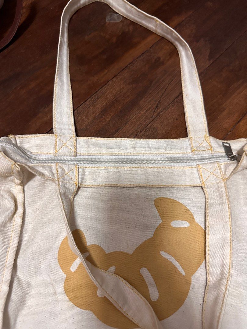 Canvas Bag (Category: Shoulder Bags) located in Manila. Submitted by macsony (Listing ID 1246710625, Image 2). Description: Slightly used canvas Bag maayos pa personal owned.